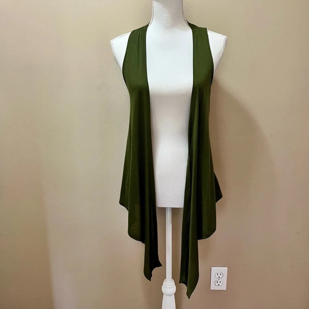 Love Love To Sleeveless Top with Cutout Back Size Medium